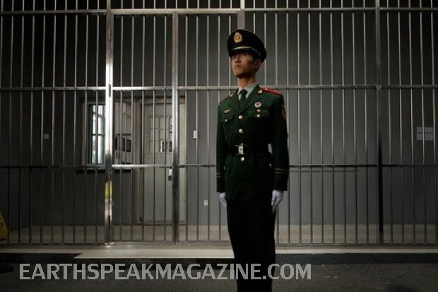 Zhang Yuhuan ชายคนหนึ่งในภาคตะวันออกของจีนพ้นผิดในข้อหาฆาตกรรมและได้รับการปล่อยตัวหลังจากใช้เวลา 27 ปีในคุกยืนยันว่าเขาถูกตำรวจทรมาน