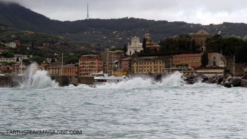 พายุ Ciaran ทำให้เกิดฝนตกหนักในอิตาลี ฝนตกหนักเป็นประวัติการณ์ทำให้เกิดน้ำท่วมในพื้นที่อันกว้างใหญ่ของภูมิภาคทัสคานีของอิตาลี